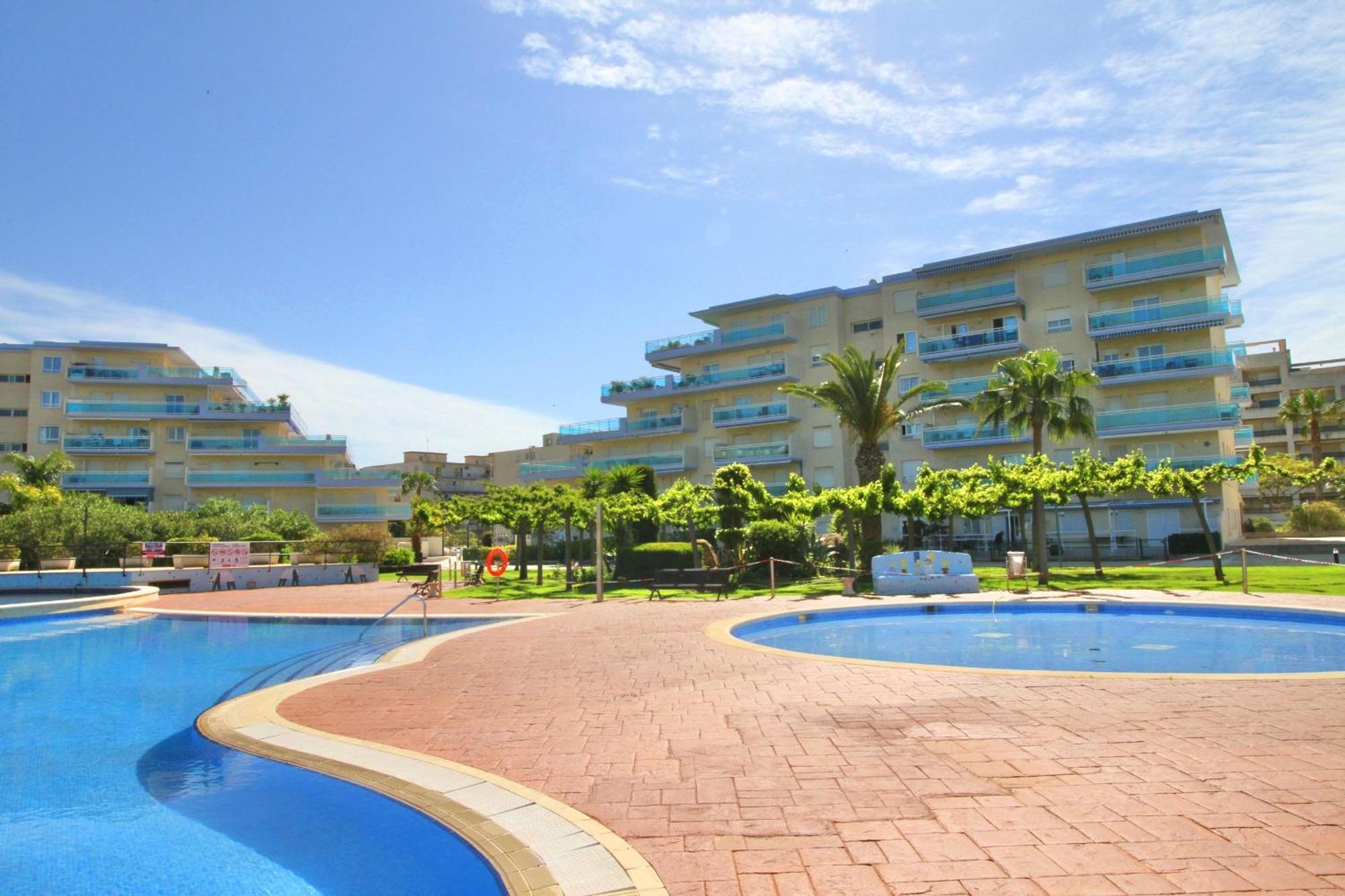 Los Juncos III La Pineda Exterior photo